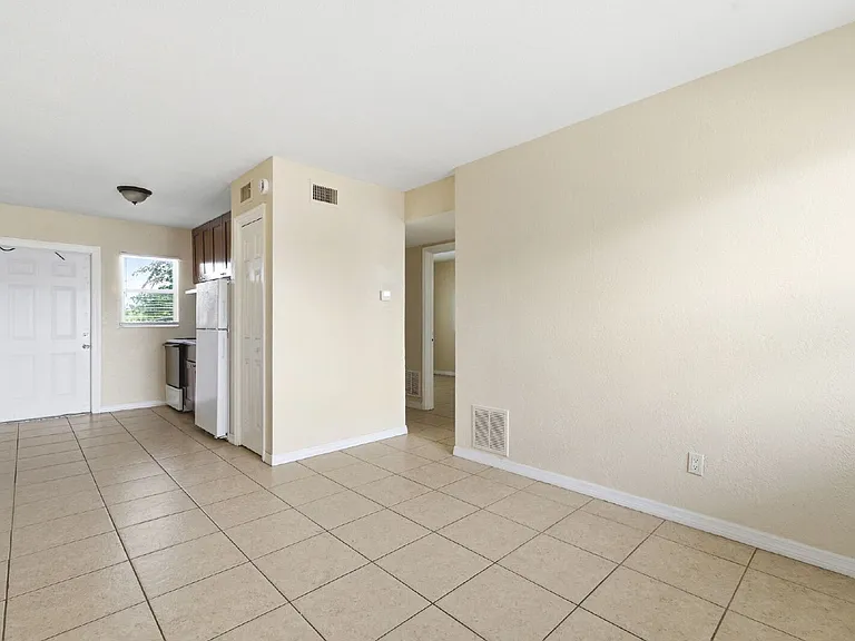 1799 Russell St S #3 — Photo 7