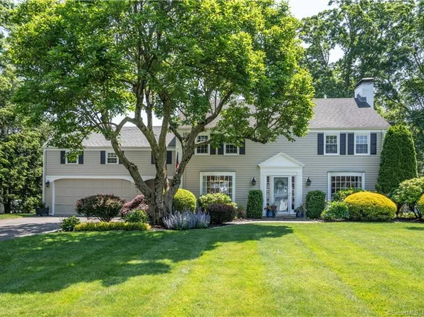 7 Stoner Drive, West Hartford, CT 06107