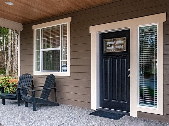 4th image of 3018 SW Berwick Dr