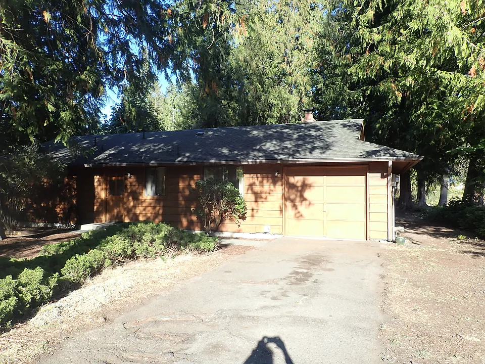 461 El Camino Dr