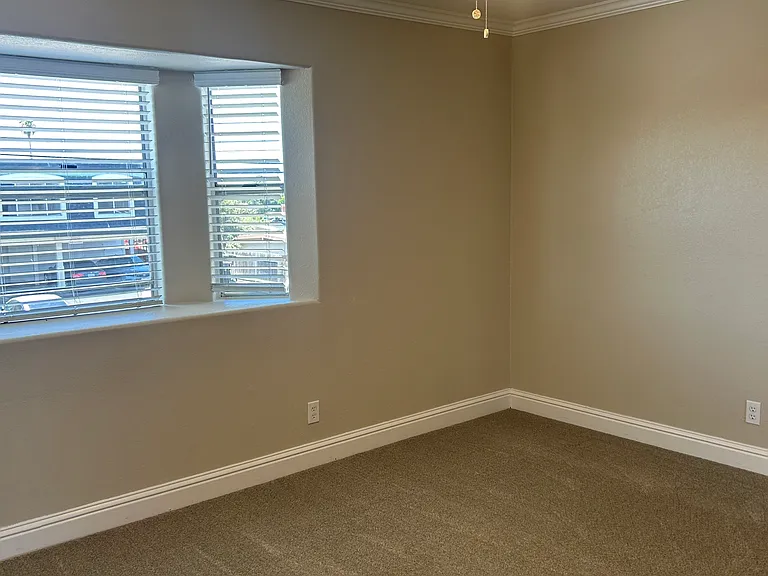 1288 Holly Ave — Photo 16