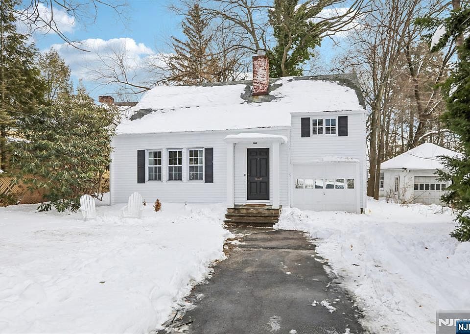 1st image of 11 S Monroe St