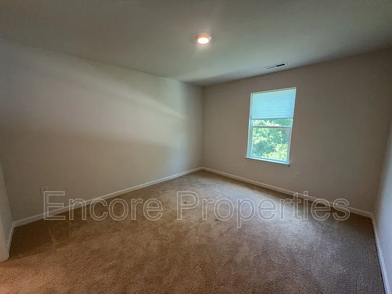 50 Sweet Meadow Rd — Photo 9