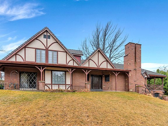 2nd image of 540 E Quail Rd