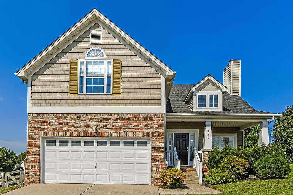 4 bed, 2.5 bath, 2343 sqft, $2,755 — Photo 1