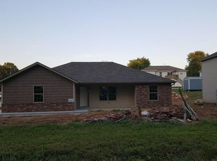 1202 S 17th St, Ozark, MO 65721