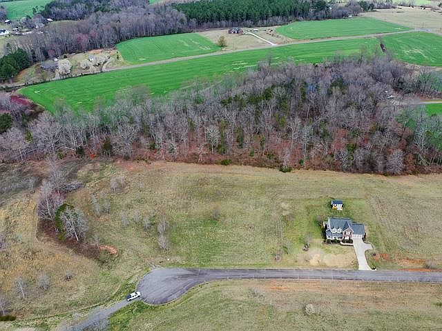 1st image of 122 Vintage Woods Ct