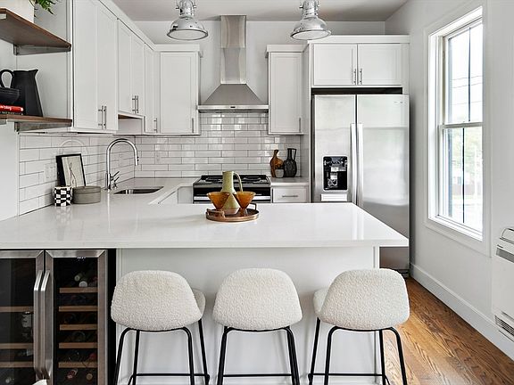 5th image of 9 Cedar St #1