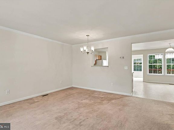 4th image of 134 Raphael Ct