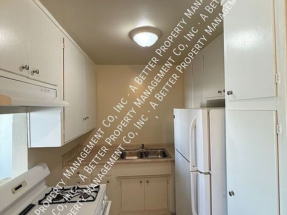 2nd image of 4307 E 4th St APT 10
