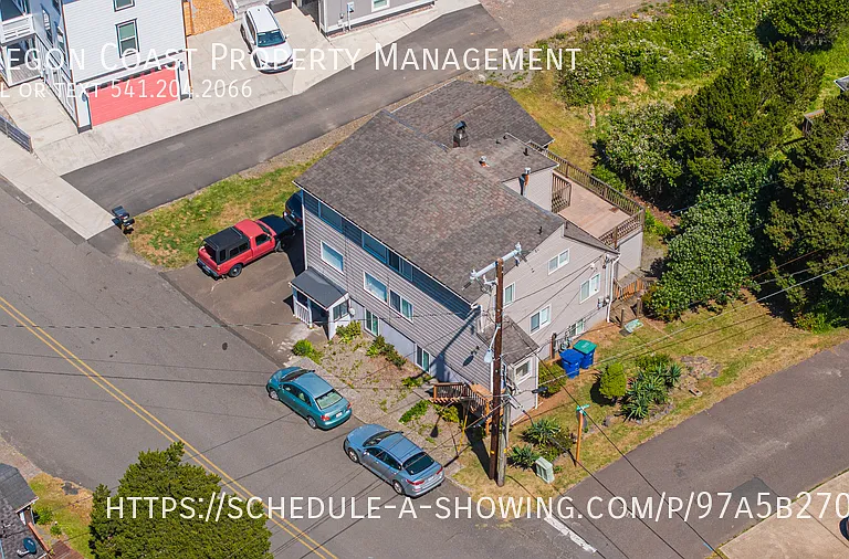 537 SW 32nd St — Photo 12