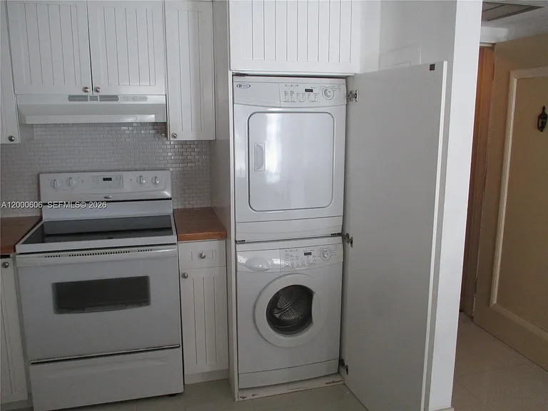 1865 Brickell Ave — Photo 10
