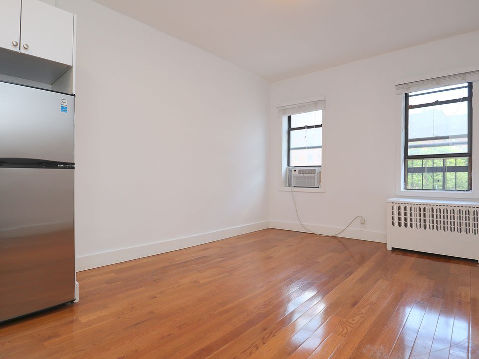 2nd image of 424 E 14th St APT 4A