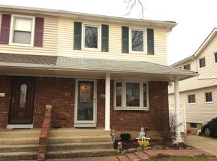 37 Middle Loop Rd, Staten Island, NY 10308