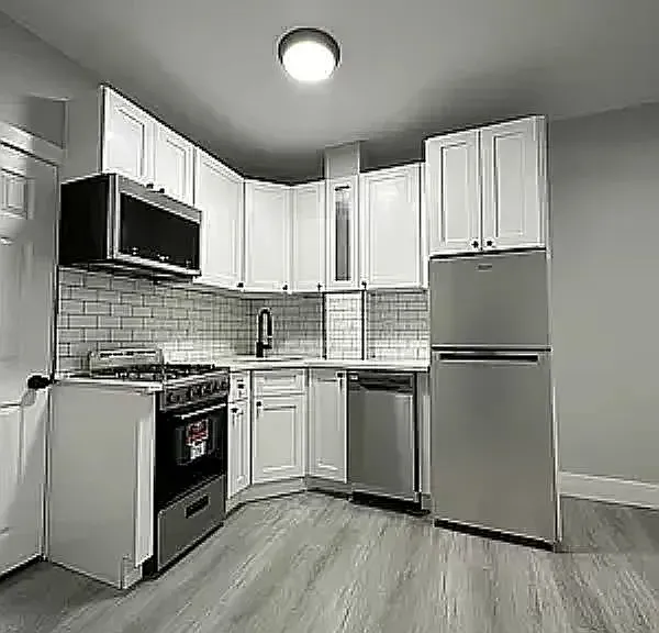 412 W 56th St #6 — Photo 7
