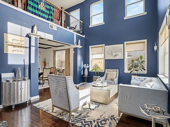 4th image of 110 Canal St