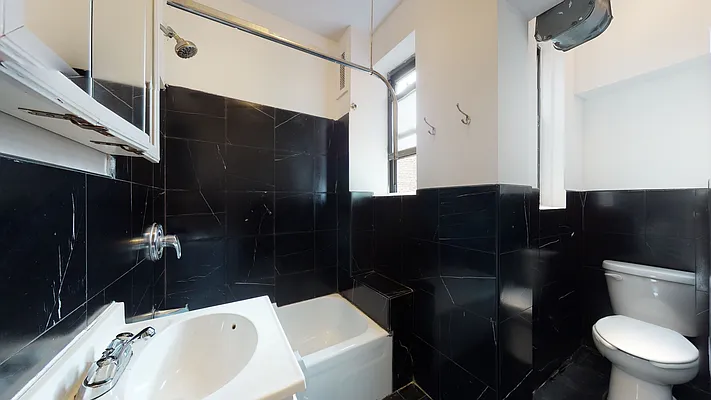 Rented by Bond New York | media 18