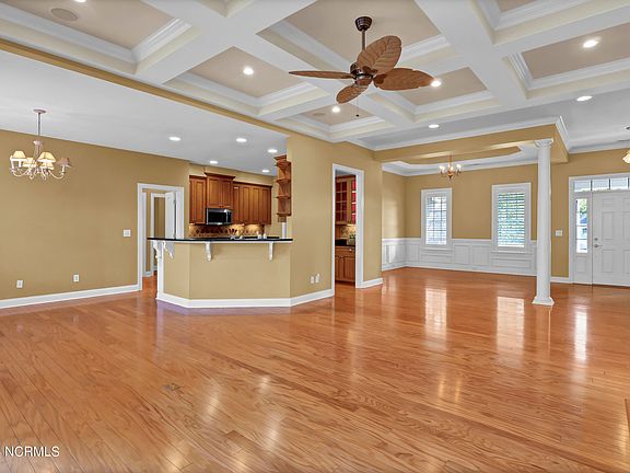 5th image of 1034 Leesburg Drive