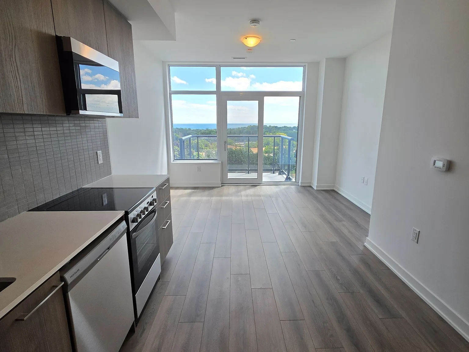 2 bed, $2,450 — Photo 2