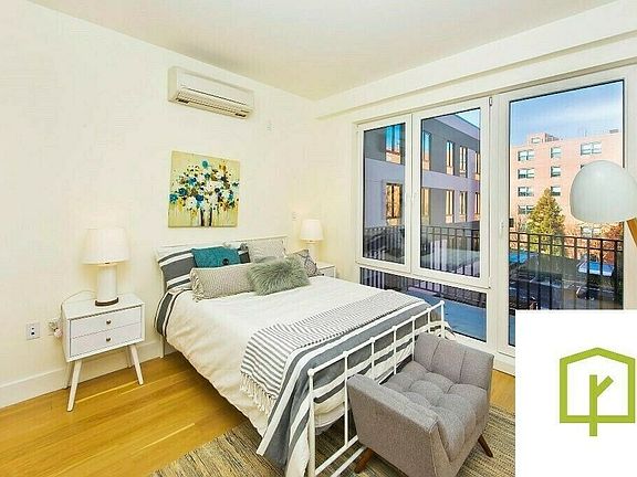 3rd image of 961 Willoughby Ave #402