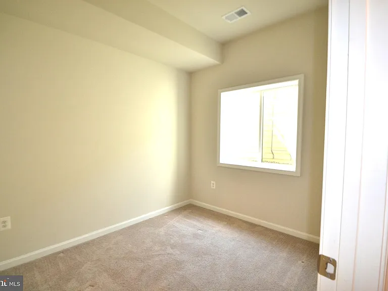 1318 Trestle Dr — Photo 18