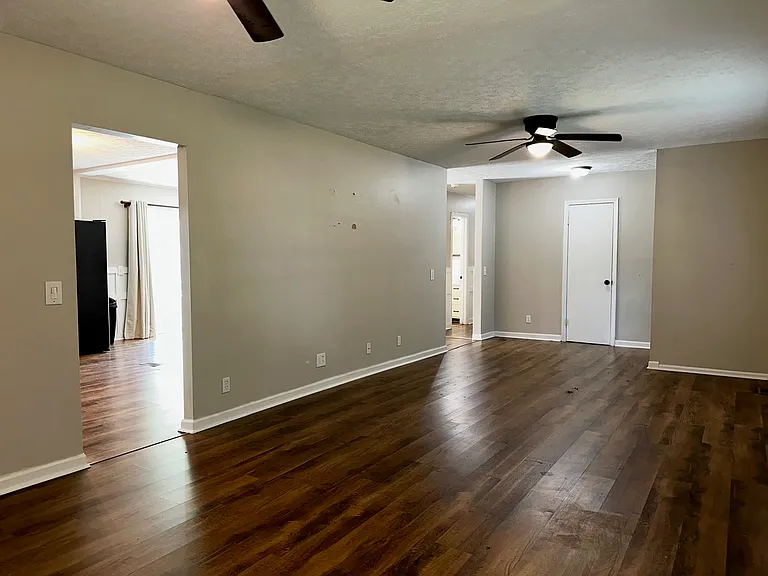 2527 Kingston Dr — Photo 6