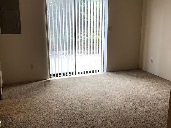 5th image of 623 N Baker Ave APT A