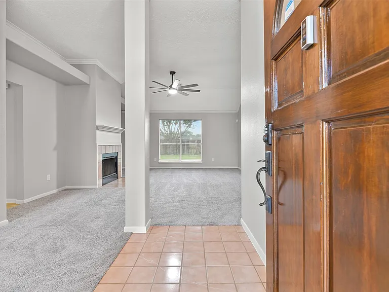 16010 Cedar Gully Dr — Photo 4