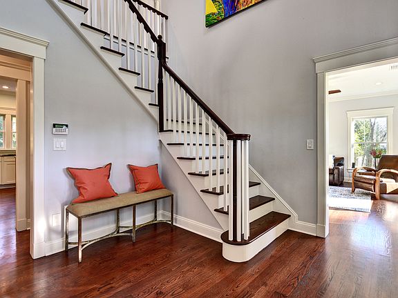 3rd image of 860 Rushmore Ave