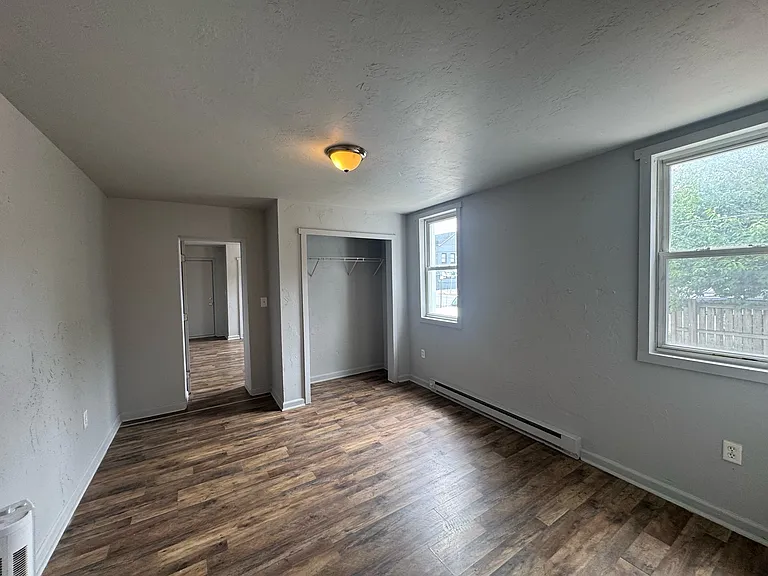 51 S Queen St #1 — Photo 46