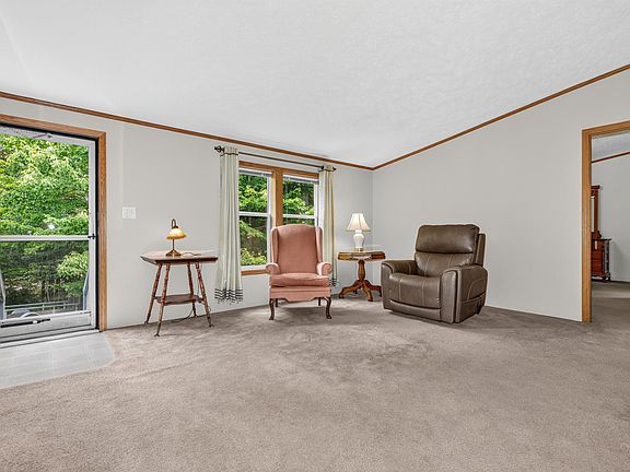 4th image of 4577 Maxwell Ct