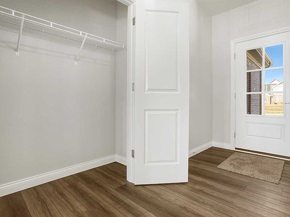 4th image of 3619 Cora Ct