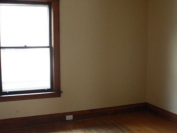 5th image of 464 13th St #2