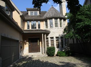 213 Coe Rd, Clarendon Hills, IL 60514