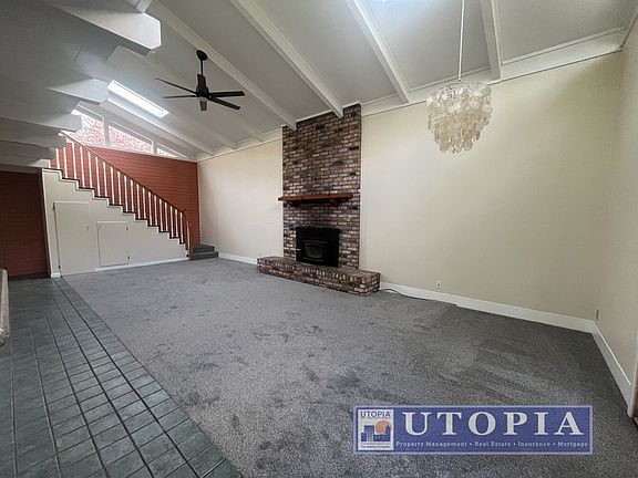 5th image of 244 Moosehead Dr