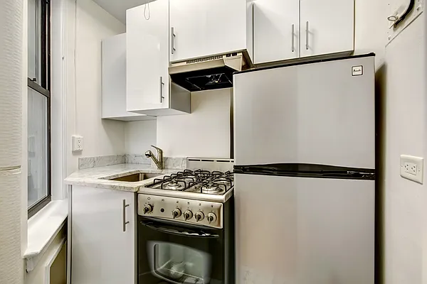 Rented by Compass | media 12