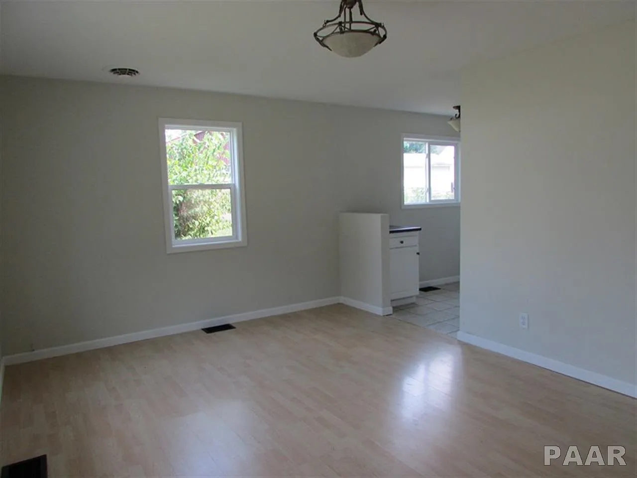 1410 W Maywood Ave photo 1