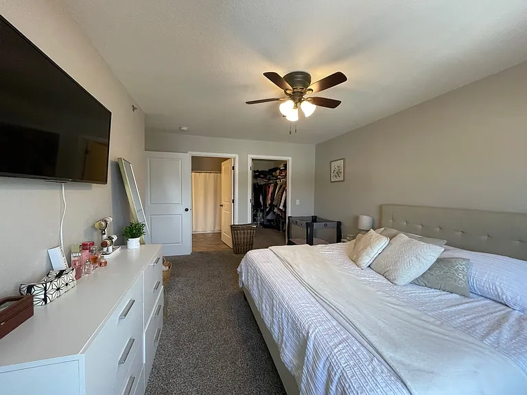 Gateway Place Apartments — Photo 42