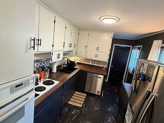 4th image of 70 Walnut St