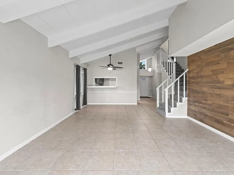39 Emerald Ct — Photo 5