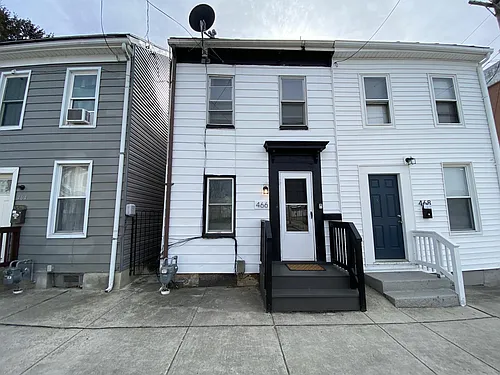 466 W College Ave Photo 1