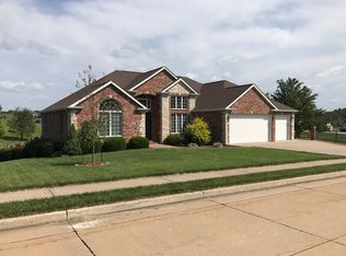301 Settlers Ridge Dr, Jefferson City, MO 65109