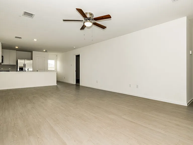 928 Calley Pear Trl — Photo 5