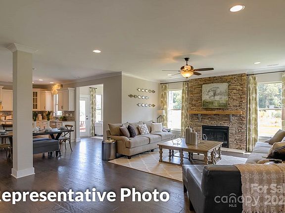 2nd image of 1303 Wiggins Dr #132
