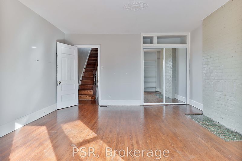 Toronto House for rent - 4 Bedrooms — photo 9