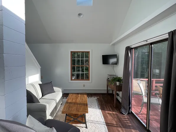 460 Mecawee Rd, Woodstock, VT 05091