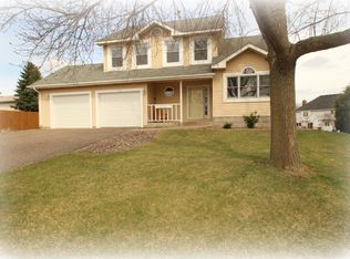 9224 Ranchview Ln N, Maple Grove, MN 55369