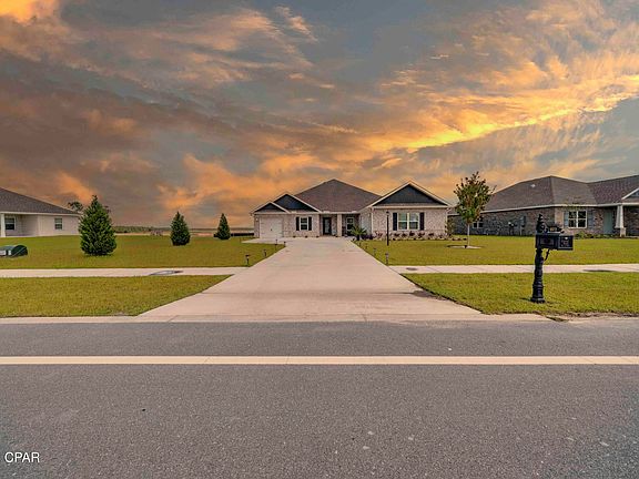 4th image of 207 Lake Merial Blvd