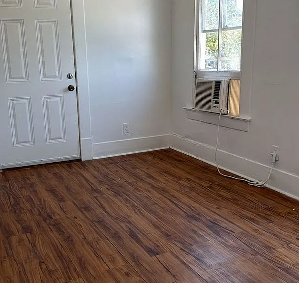 2806 Avenue M 1/2 — Photo 10