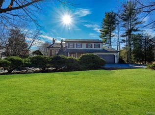 6 Penelope Lane, Huntington, NY 11743